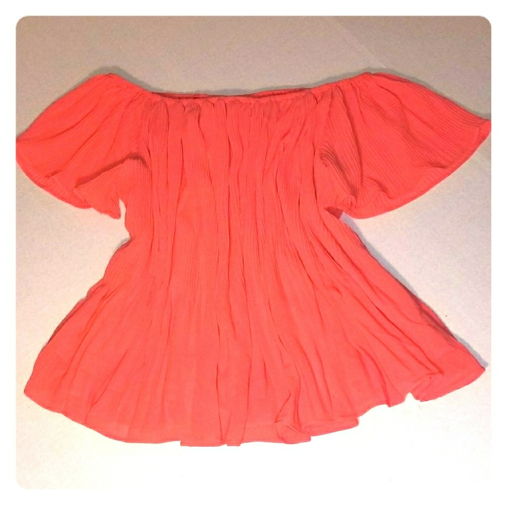 🌴LoveRiche coral off shoulder top